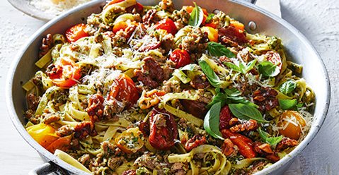 Tagliatelle with Italian Sausage & Pesta di Noce | MiNDFOOD